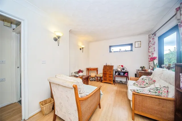 Bitterne Road East, Southampton, SO18, photo 2