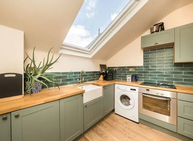 Photo 3 — Langley Avenue, Surbiton, KT6