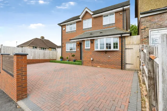 Stanford Road, Luton, Bedfordshire, LU2, photo 1