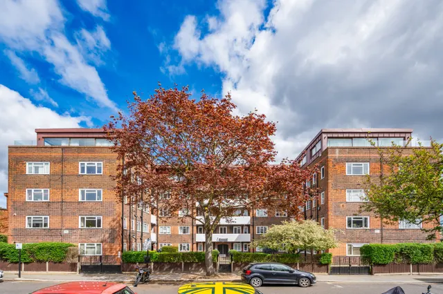 19 Coronation Court, Brewster Gardens, London, photo 1