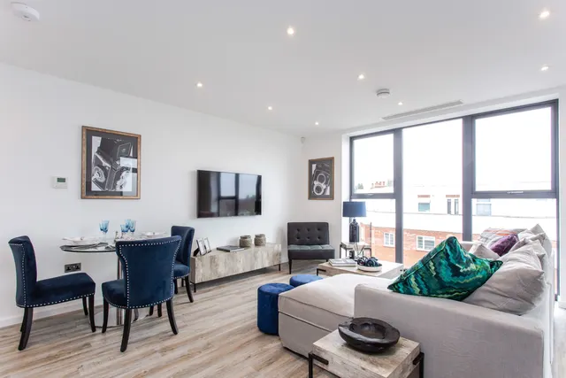 Grenville Place, NW7, photo 1
