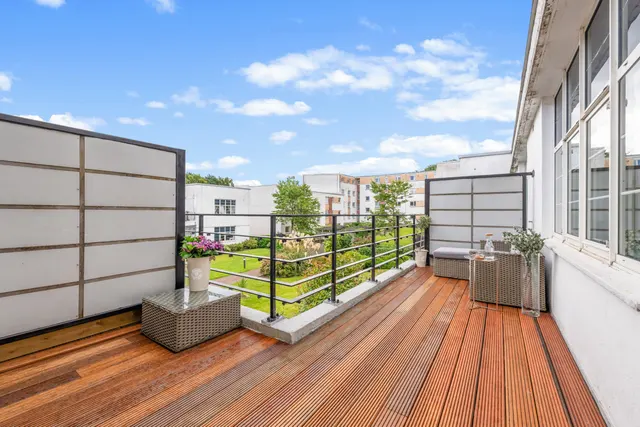 Photo 2 — 100 Canniesburn Quadrant, Bearsden, G61 1RW