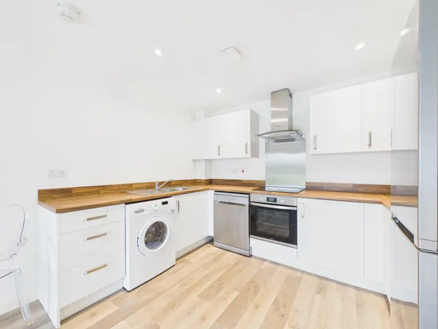 Photo 2 — Ridge Close, Cheltenham, GL52 3PL