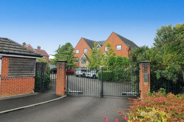 Enborne Road, Newbury, RG14, photo 1