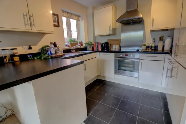 Enborne Road, Newbury, RG14, photo 3