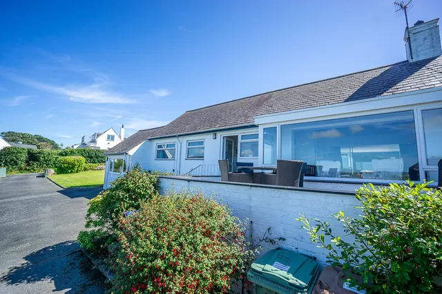 Photo 3 — Brynmor, Bwlchtocyn, Pwllheli, Gwynedd, LL53 7BT