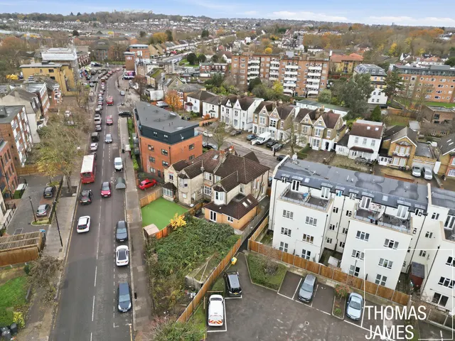 London, N11, photo 2