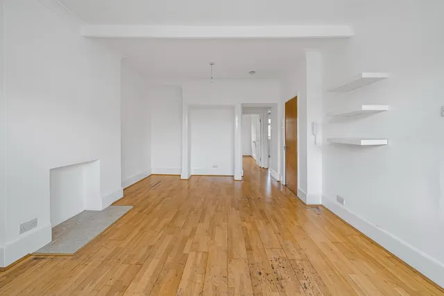 Photo 3 — Luffman Road, London, SE12 9SX