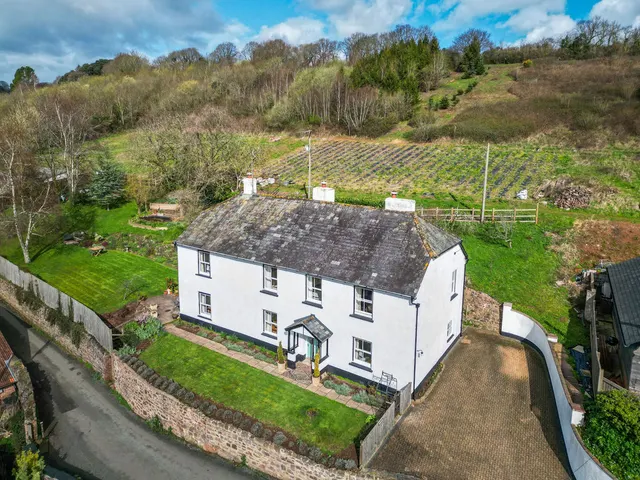 Balls Farm Road, Ide, Exeter, photo 1