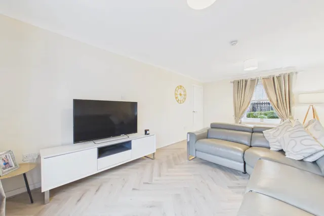 Timmons Terrace, Chapelhall, photo 3