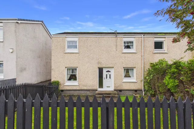 Timmons Terrace, Chapelhall, photo 1