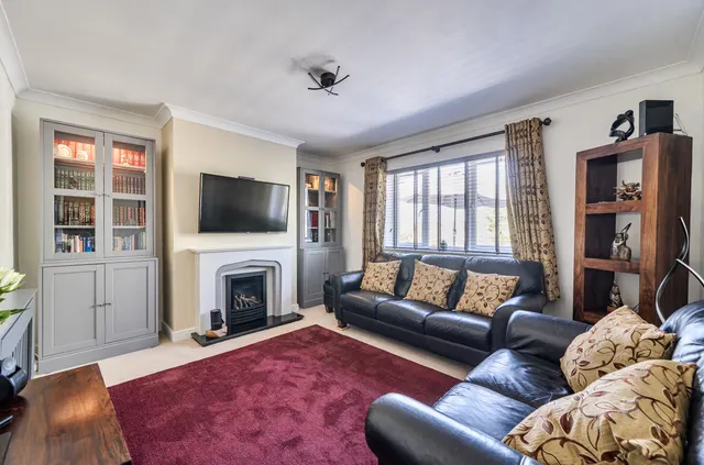 Lynch Close, Winchester, SO22, photo 2