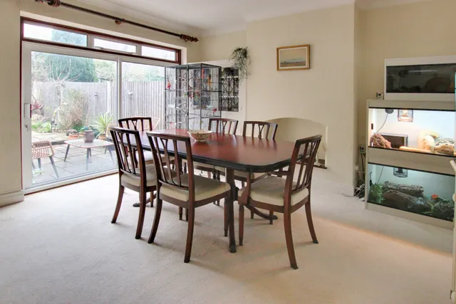 Photo 3 — Courtfield Rise, West Wickham, West Wickham, BR4 9BH