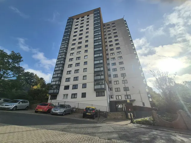 Wheatley Court, HX2, photo 1