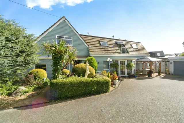Beach Road, Benllech, LL74, photo 1