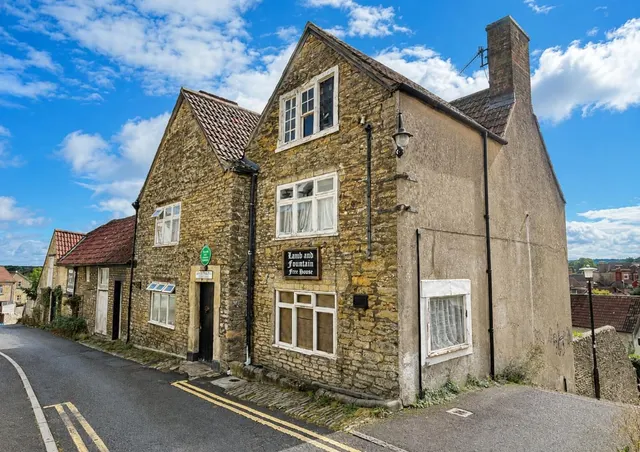 The Lamb & Fountain, Frome, Somerset BA11 3BW, photo 1