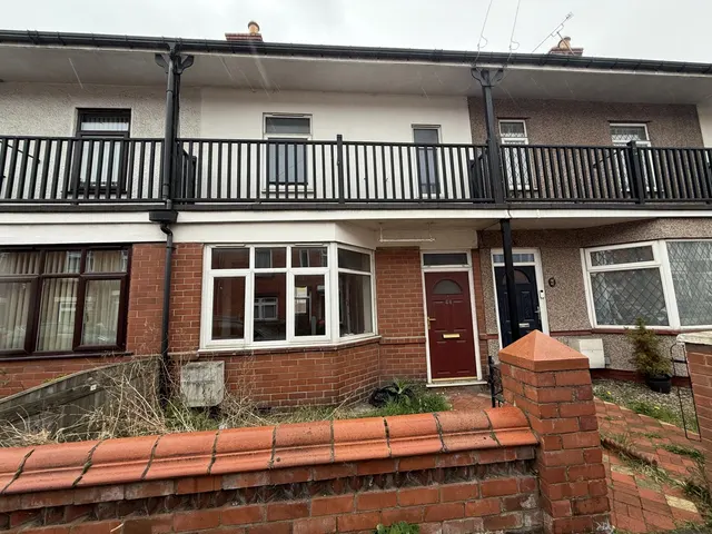 Queen Street, Deeside, CH5, photo 1