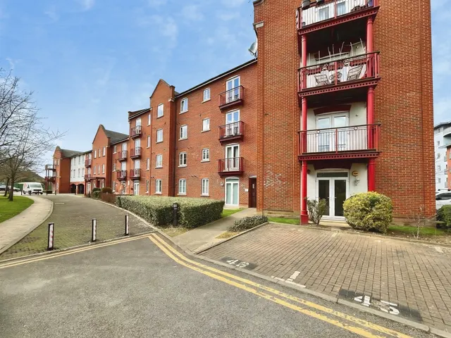 Coxhill Way, Aylesbury, HP21, photo 1