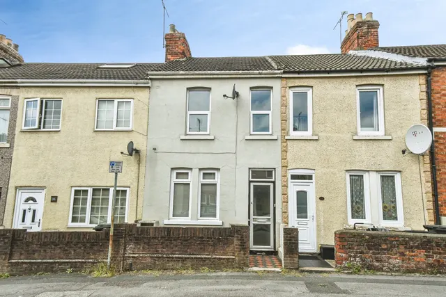 George Street, Swindon, photo 1
