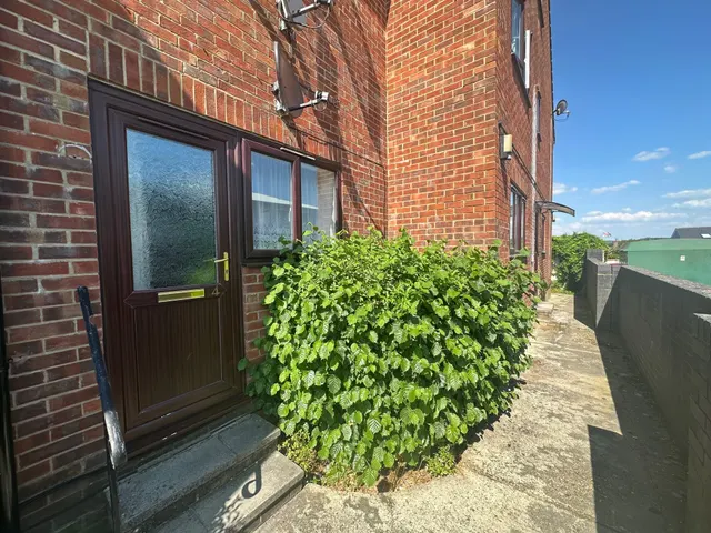 Bulford Road, Durrington, photo 1