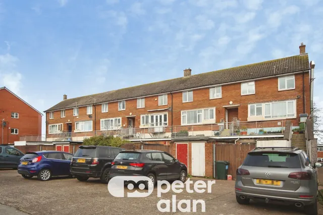 Heather Road, Newport, NP19, photo 1