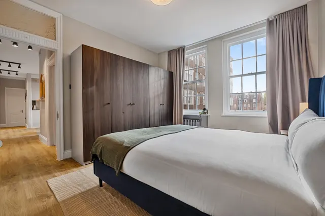 Queens Court, Queensway, W2, photo 2