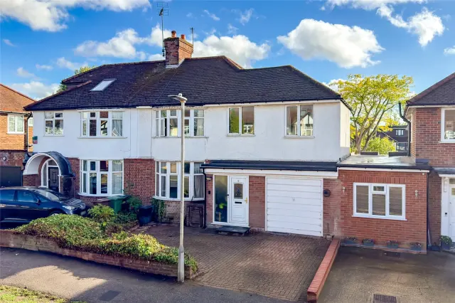 Elm Drive, St. Albans, Hertfordshire, AL4 0EF, photo 1
