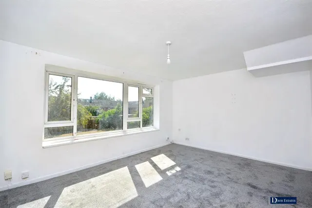 Victor Approach, Hornchurch, RM12, photo 2