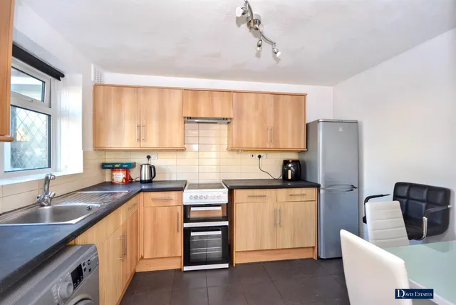 Victor Approach, Hornchurch, RM12, photo 3
