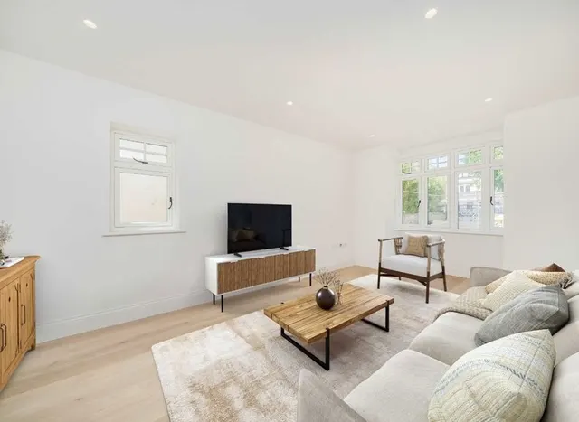 Photo 3 — Wensleydale Road, Hampton, TW12
