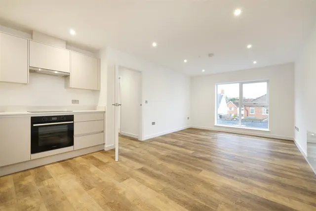 Vincent Walk, Dorking, RH4, photo 2