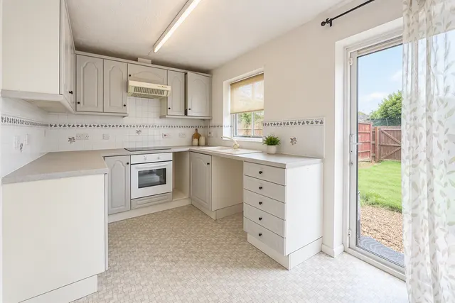Hitchin Street, Biggleswade, SG18, photo 3