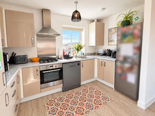 Skylark Avenue, Peacehaven, photo 2