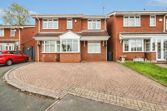 North View Drive, Brierley Hill, DY5, photo 1