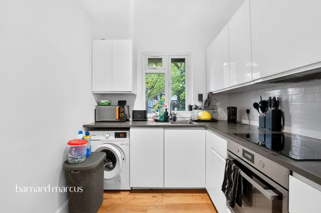 Conyers Road, London, SW16, photo 3