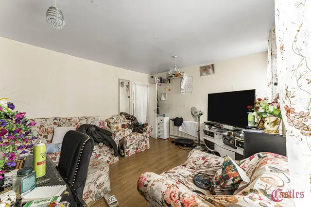 Barnabas Road, London, E9, photo 2