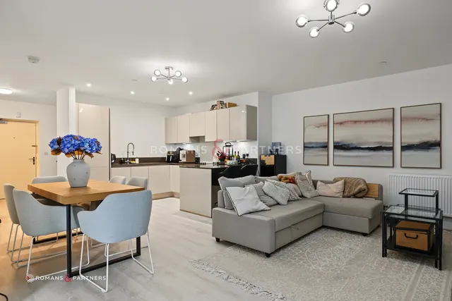 Tidey Apartments, East Acton, W3, photo 3