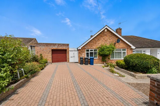 Silver Birch Avenue, St. Ives, PE27, photo 2