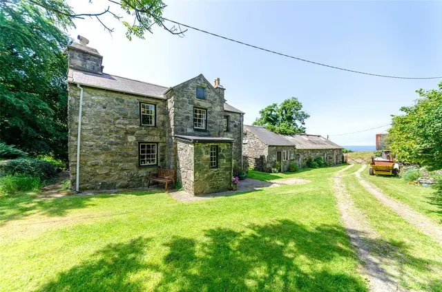 Gyrn Goch, Caernarfon, LL54, photo 2