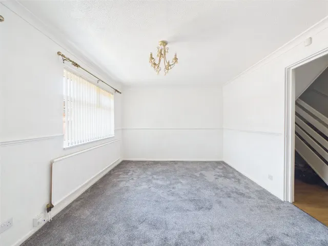 Photo 3 — Oswald Close, Salford, Greater Manchester, M6 6SL
