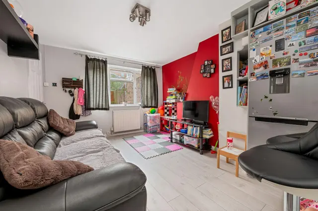 East Street, Stamford, PE9, photo 3