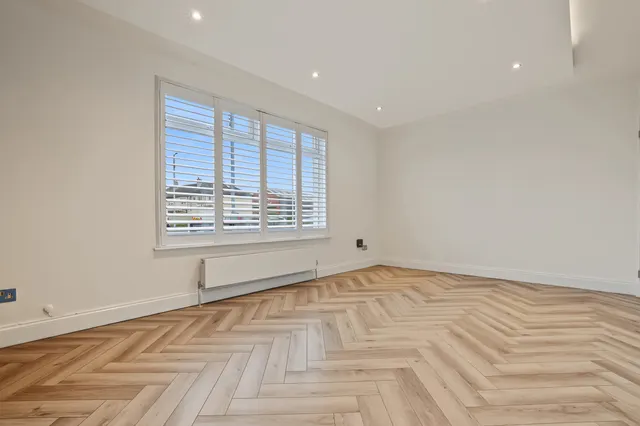 Hawick Street, Yoker, G13, photo 3