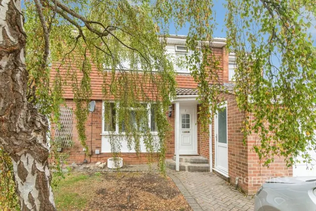 Rowan Drive, Royal Wootton Bassett, SN4, photo 1