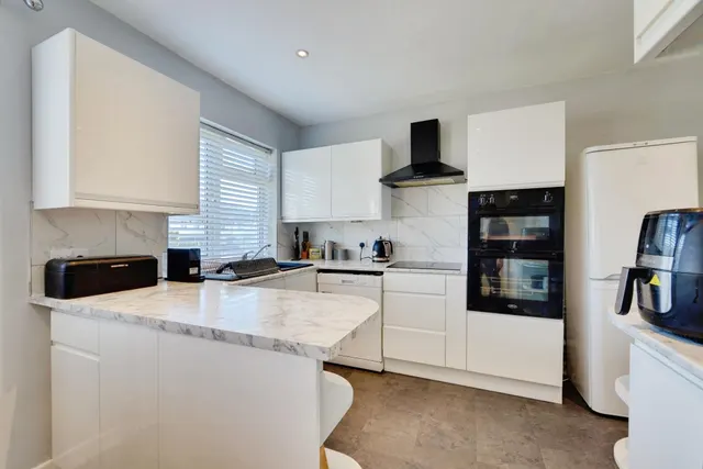 Eaton Valley Road, Luton, LU2, photo 3