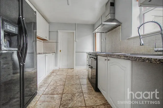 Redcliffe Street, SN2, photo 2