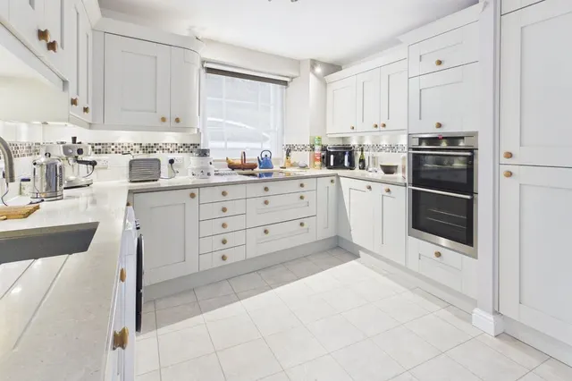 Photo 3 — Seavale Road, Clevedon, North Somerset, BS21