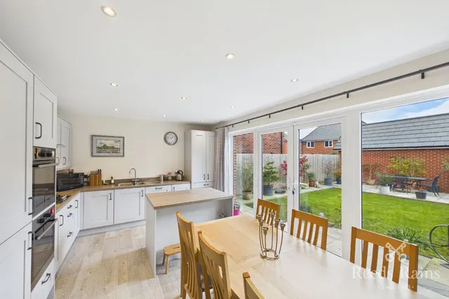 Clitheroe Place, Congleton, CW12, photo 2