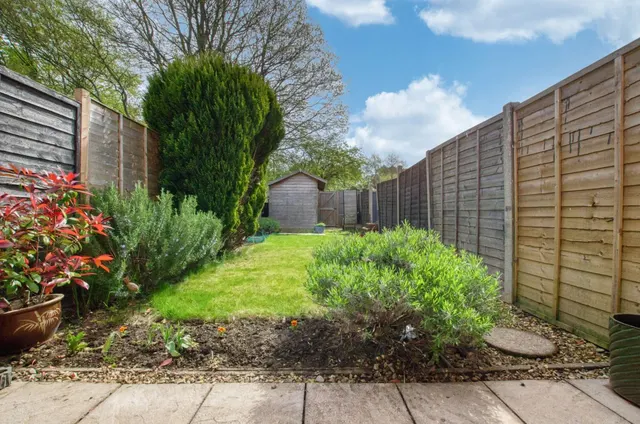 Photo 2 — Lynn Close, West End, Southampton, SO18 3LQ