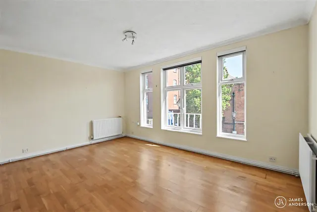 Roehampton High Street, London, SW15, photo 1