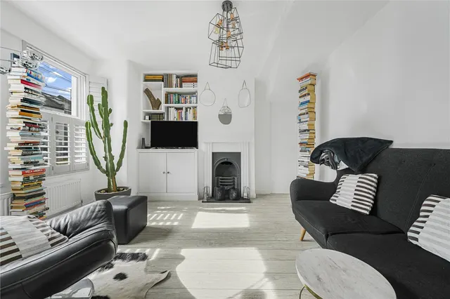 Springfield Road, Teddington, TW11, photo 2